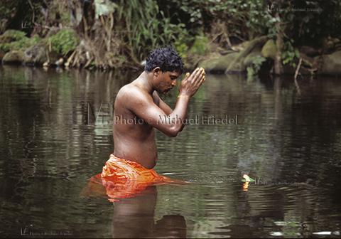 19106 A4 RGB